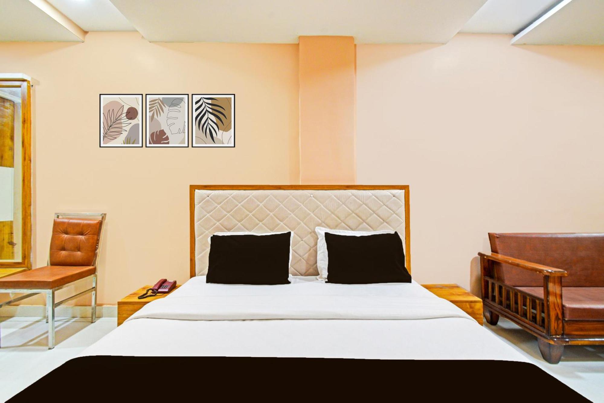 Super Townhouse Mancherial Mancheral Экстерьер фото