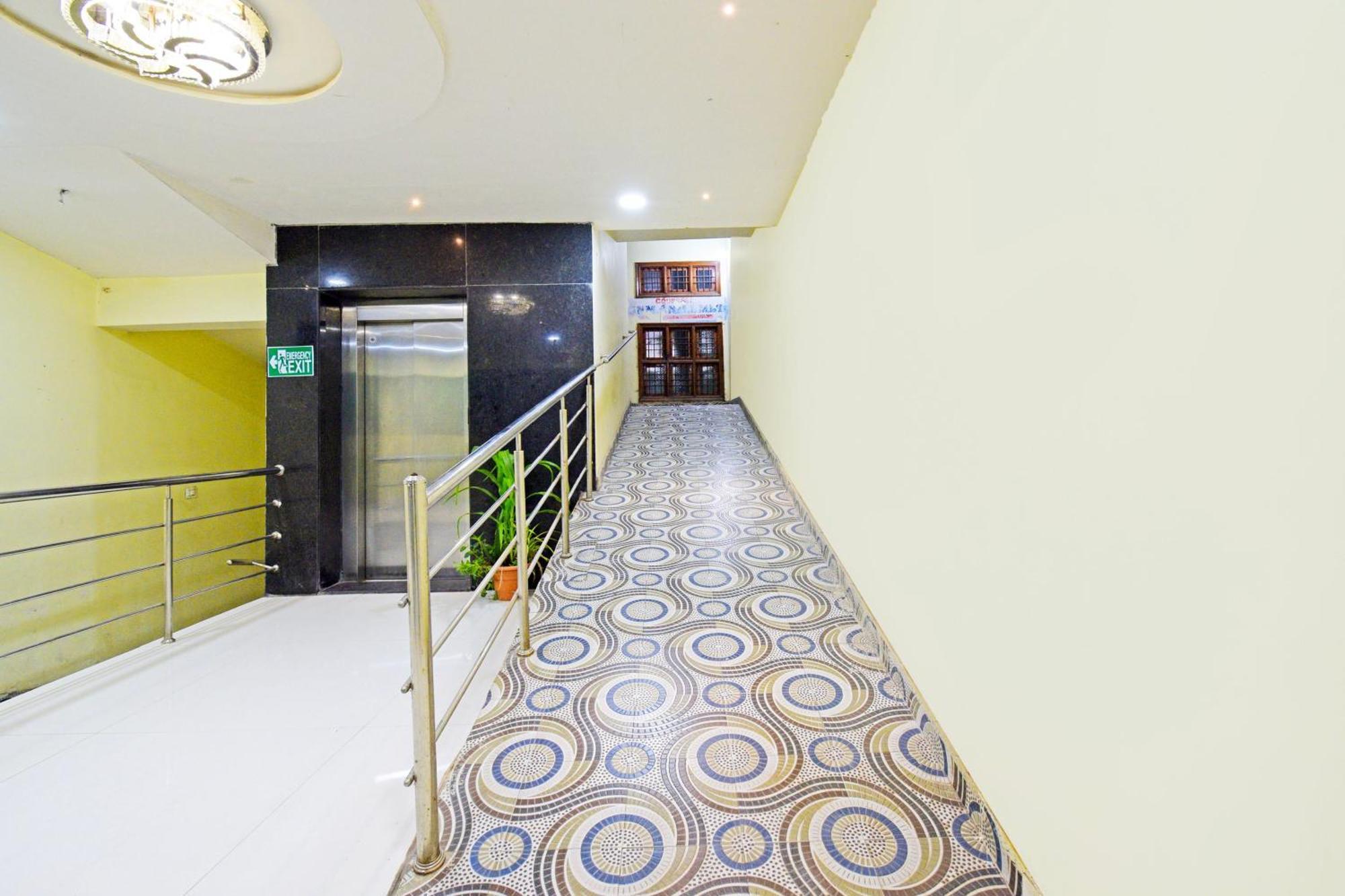 Super Townhouse Mancherial Mancheral Экстерьер фото
